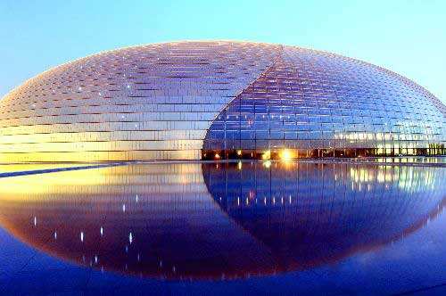 樹脂井蓋和鑄鐵井蓋各有各的優(yōu)勢，看使用場合來決定。